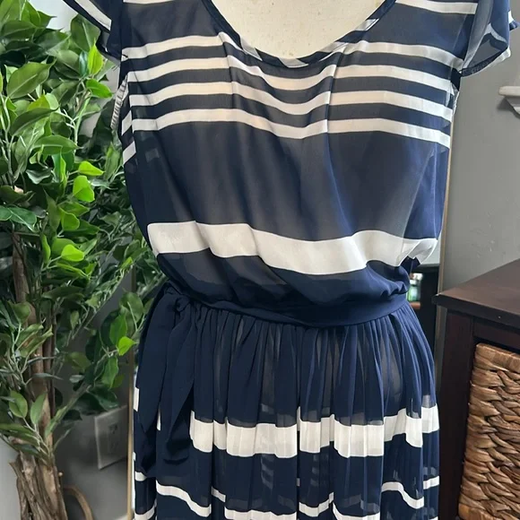 Chic by Jacob - Picture 2 of 8